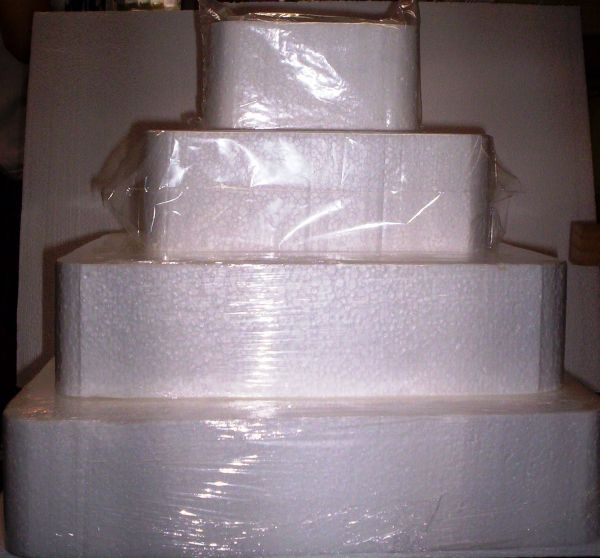 MAQUETE BOLO FALSO QUADRADA